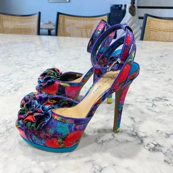 Gianni Bini Peep Toe Multicolored Heel Shoe Size 8.5 - Picture 7 of 10